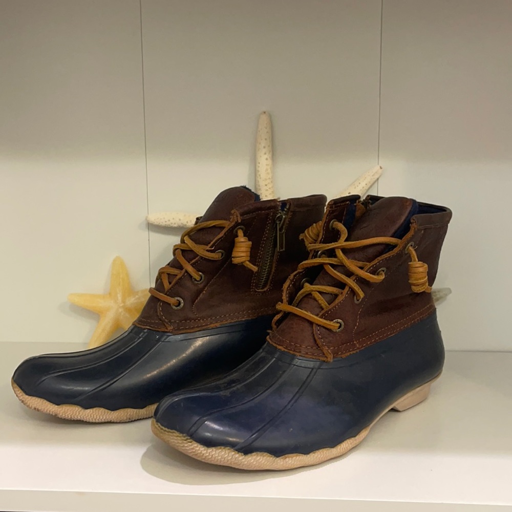 Duck boots